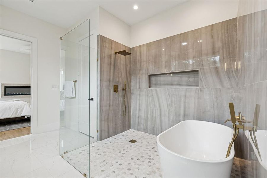 Furnished interior view inside a new home in , Dallas (Image 36).