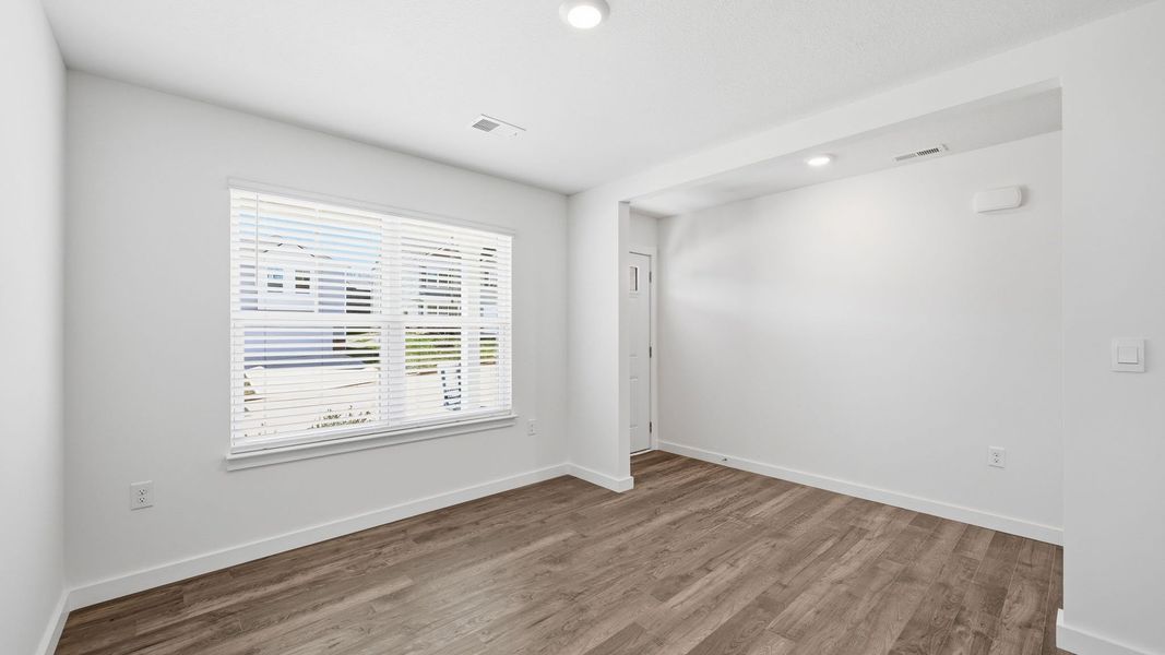 Spacious, unfurnished interior of a new home in Emory Creek, Harriman (Image 22).