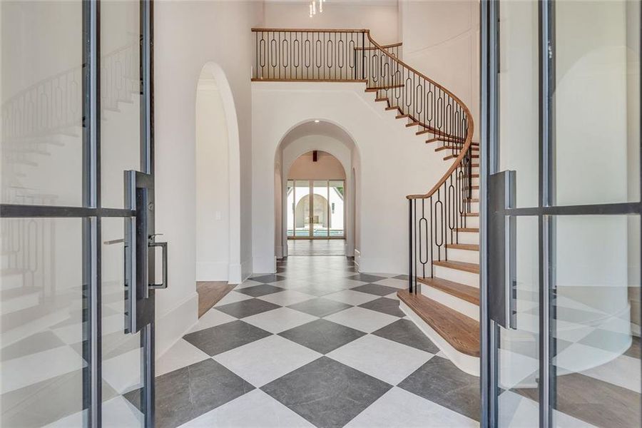 Spacious, unfurnished interior of a new home in , Alpharetta (Image 73).