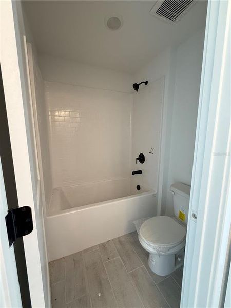 Image 15 of a home in .