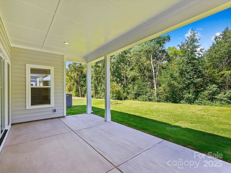 Image 40 of a home in North Creek Village.