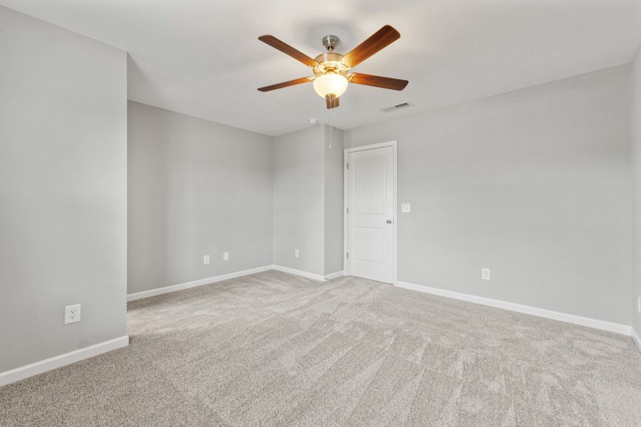 Spacious, unfurnished interior of a new home in Stillwater, Tullahoma (Image 22).