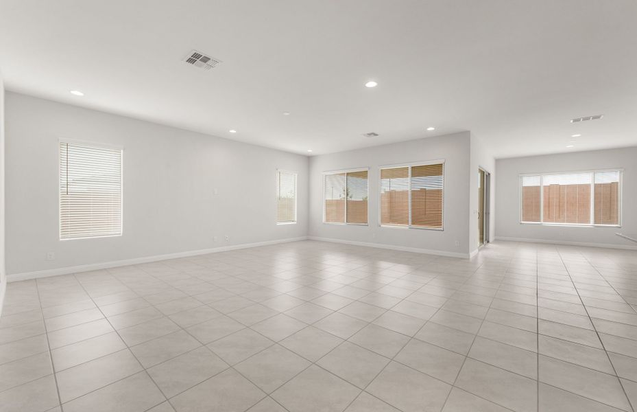 Spacious, unfurnished interior of a new home in Artisan at Asante, Surprise (Image 21).