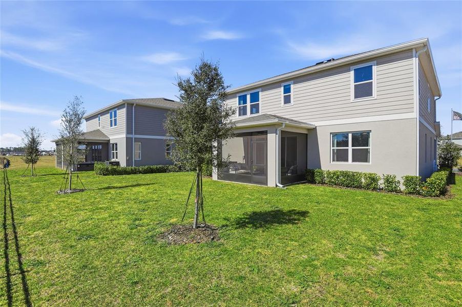 Exterior details and patio area of a home in Seaport Village, Tavares (Image 20).