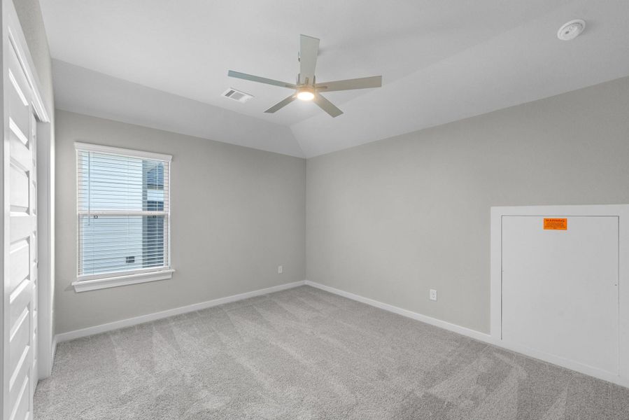 Spacious, unfurnished interior of a new home in Morton Creek Ranch, Katy (Image 24).