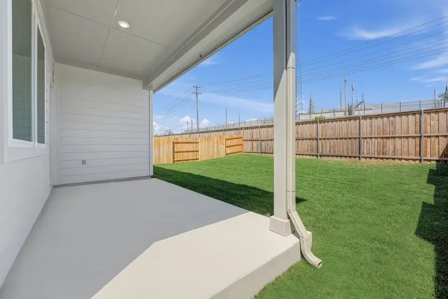 Exterior details and patio area of a home in Sunfield, Buda (Image 25).