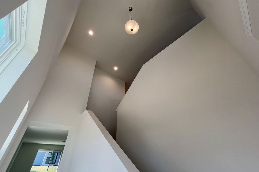 Image 20 of a home in Trinity Lakes.