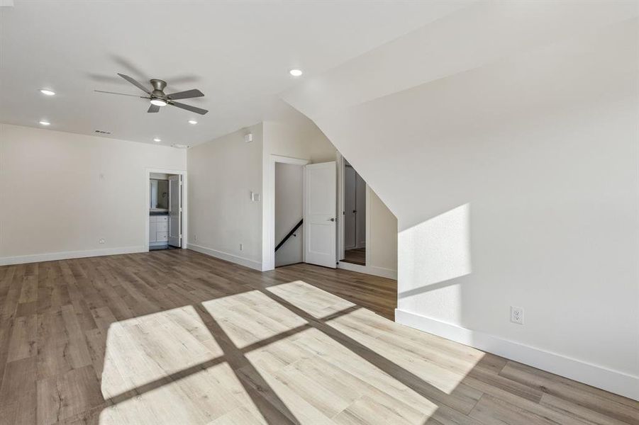 Spacious, unfurnished interior of a new home in , Rowlett (Image 25). Spacious, unfurnished interior of a new home in , Rowlett (Image 25).