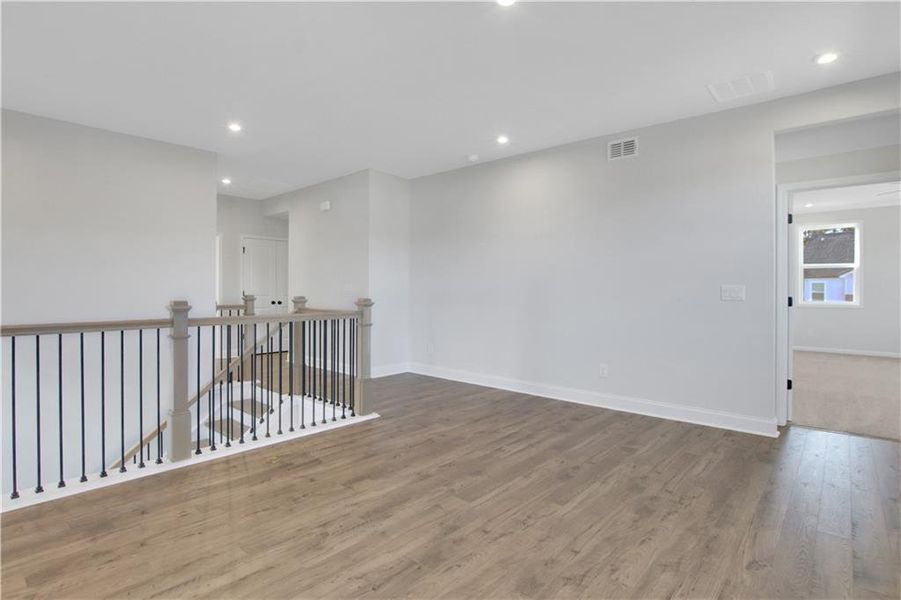 Spacious, unfurnished interior of a new home in Hillside Manor, Powder Springs (Image 21). Spacious, unfurnished interior of a new home in Hillside Manor, Powder Springs (Image 21).