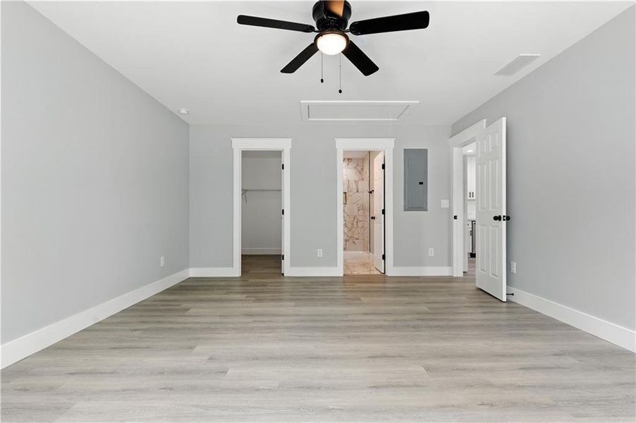 Spacious, unfurnished interior of a new home in , Dallas (Image 17).