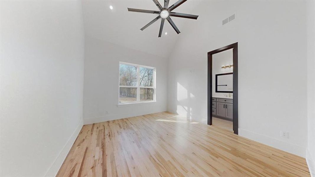 Spacious, unfurnished interior of a new home in , Ennis (Image 30).