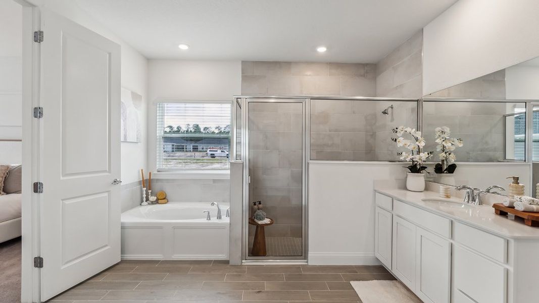 2654 Medallion Owners Bath 1of5 F1 7 18 25