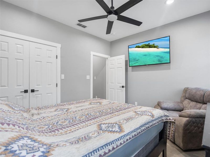 Furnished interior view inside a new home in , Gladewater (Image 19). Furnished interior view inside a new home in , Gladewater (Image 19).