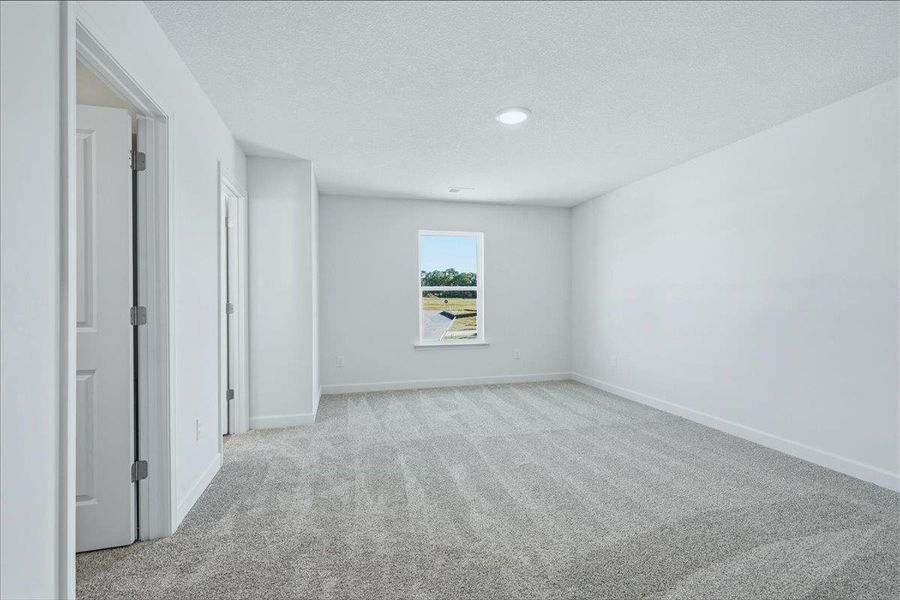 Spacious, unfurnished interior of a new home in Stones Throw, Inman (Image 27).