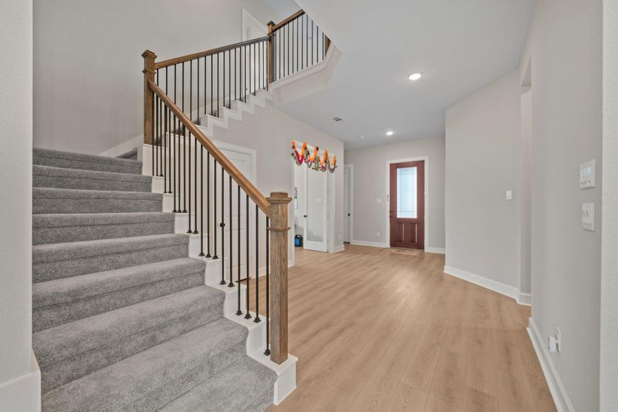 Spacious, unfurnished interior of a new home in , Missouri City (Image 49). Spacious, unfurnished interior of a new home in , Missouri City (Image 49).