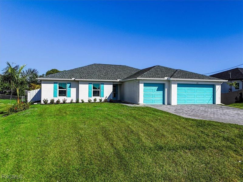 Exterior details and patio area of a home in Cape Coral, Cape Coral (Image 19). Exterior details and patio area of a home in Cape Coral, Cape Coral (Image 19).