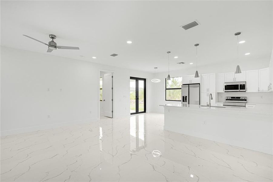 Spacious, unfurnished interior of a new home in , Rotonda West (Image 21).