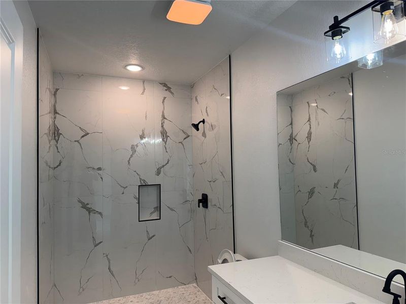 Spacious, unfurnished interior of a new home in , Dunnellon (Image 11).