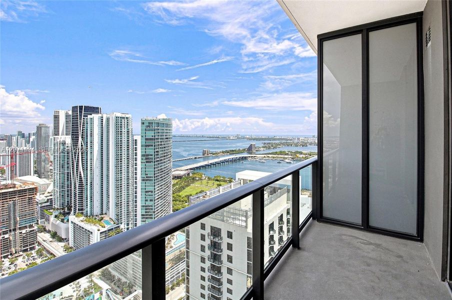 Condo located in Miami, FL showcasing its design and architecture (Image 26).