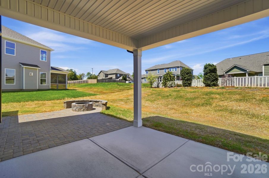 Exterior details and patio area of a home in Robinson Oaks, Gastonia (Image 24).