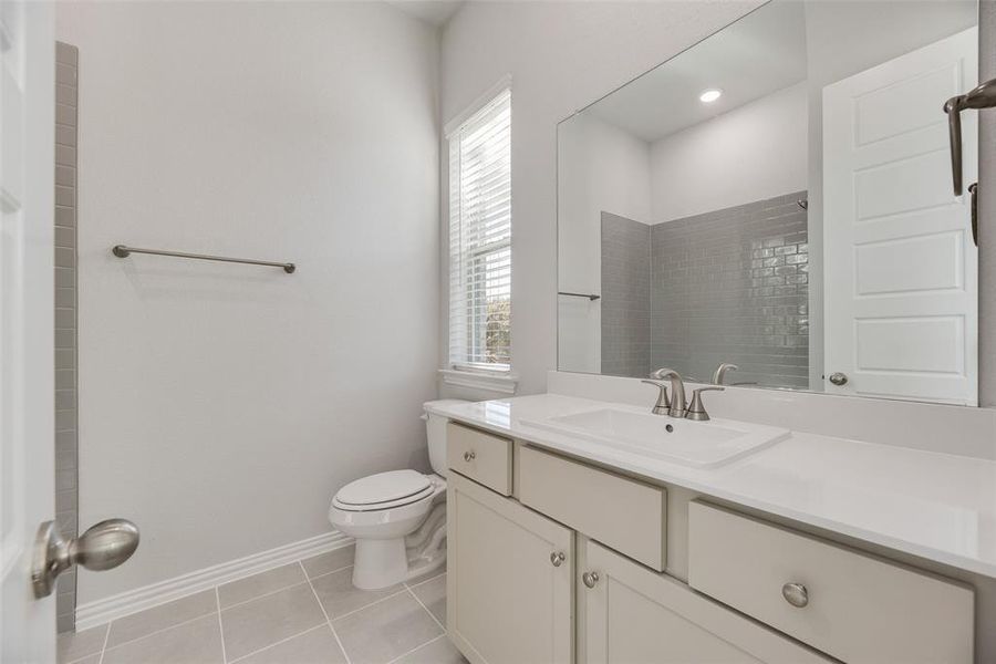 Furnished interior view inside a new home in , Frisco (Image 7).