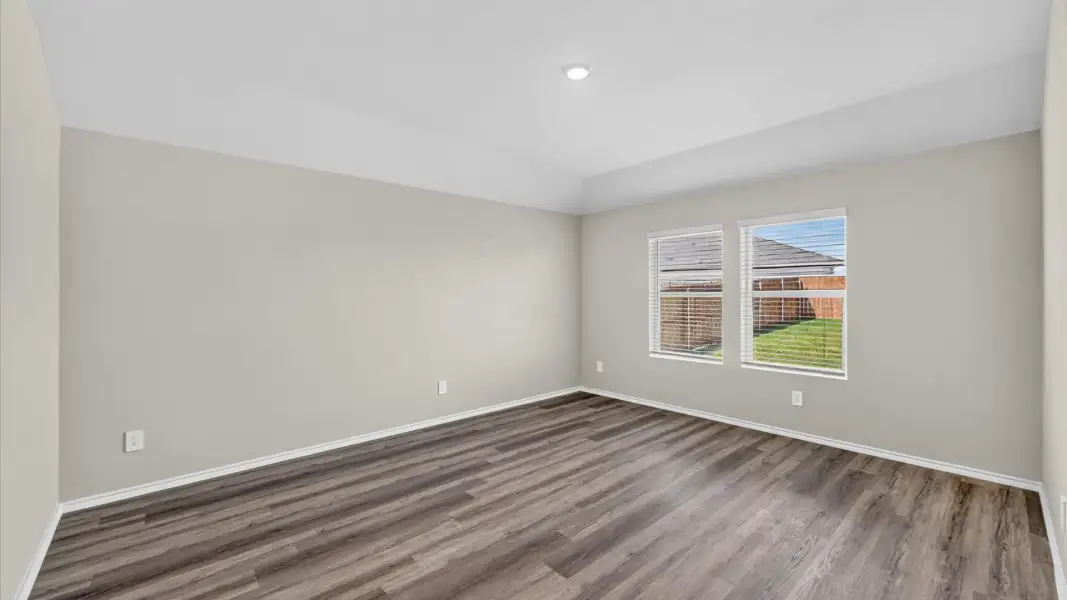 Spacious, unfurnished interior of a new home in Hadley Farms, Godley (Image 15).