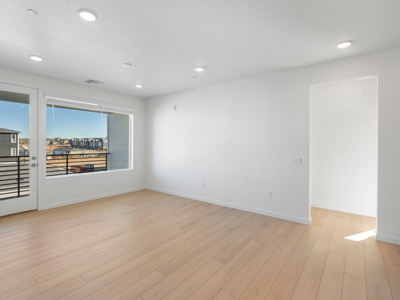 Spacious, unfurnished interior of a new home in Gateway Commons, Denver (Image 21).