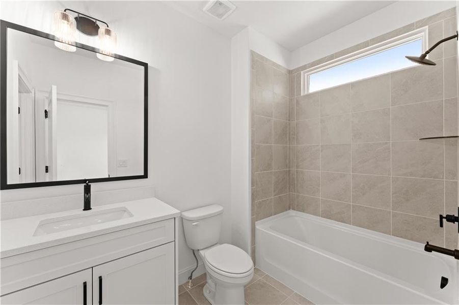 Furnished interior view inside a new home in Woodford, Acworth (Image 12).