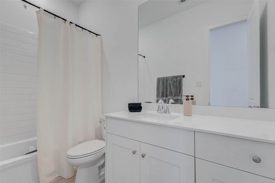 Furnished interior view inside a new home in Cross Creek West, Fulshear (Image 10).