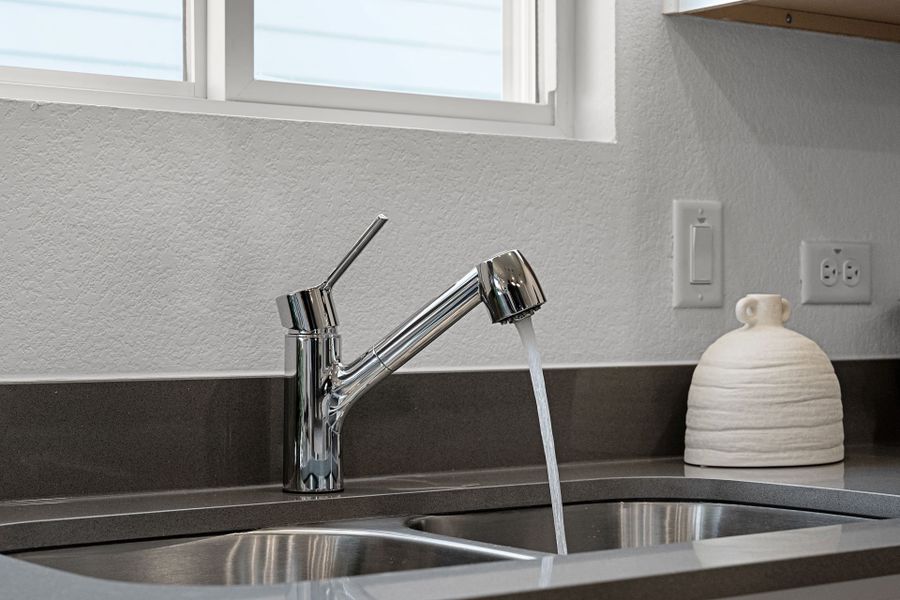 Representative interior finishes for a home built from the Beeville by Pulte Homes in Saddleback at Santa Rita Ranch, Liberty Hill (Image 9).