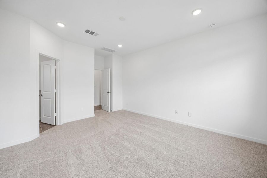 Spacious, unfurnished interior of a new home in Montgomery Bend, Montgomery (Image 27).