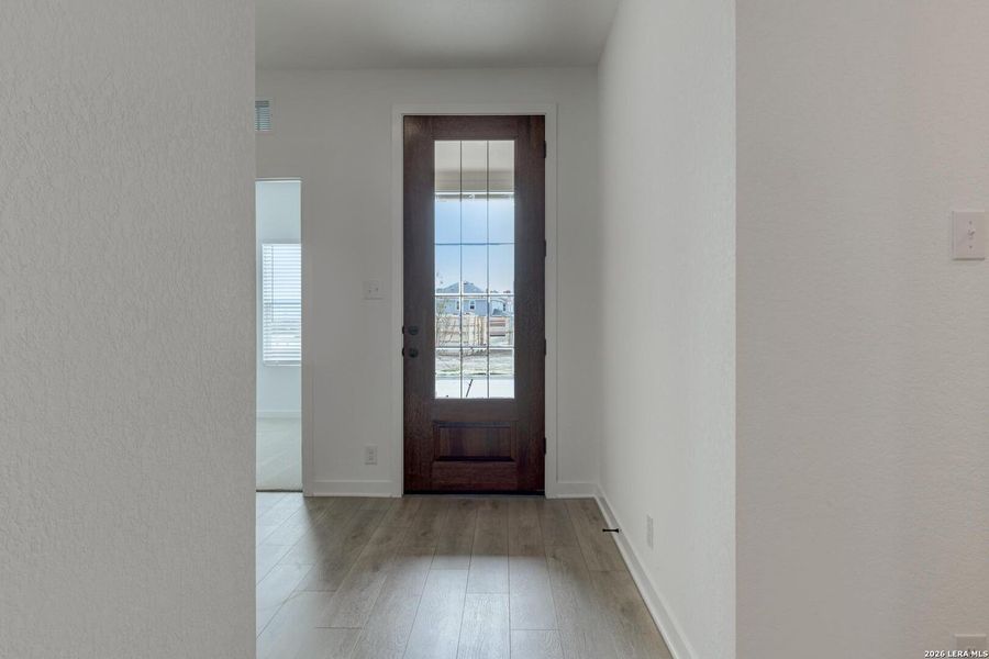 Spacious, unfurnished interior of a new home in Hennersby Hollow, San Antonio (Image 19). Spacious, unfurnished interior of a new home in Hennersby Hollow, San Antonio (Image 19).