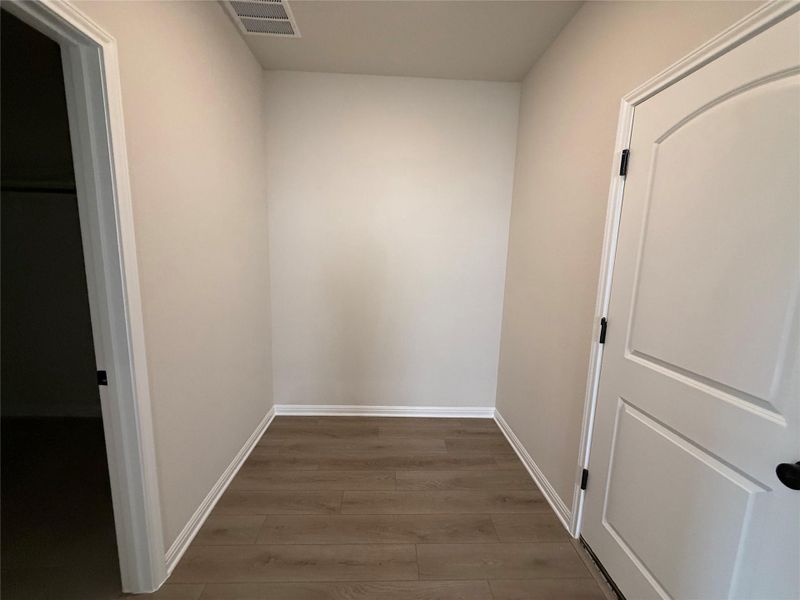 Spacious, unfurnished interior of a new home in Berry Creek Highlands, Georgetown (Image 18). Spacious, unfurnished interior of a new home in Berry Creek Highlands, Georgetown (Image 18).