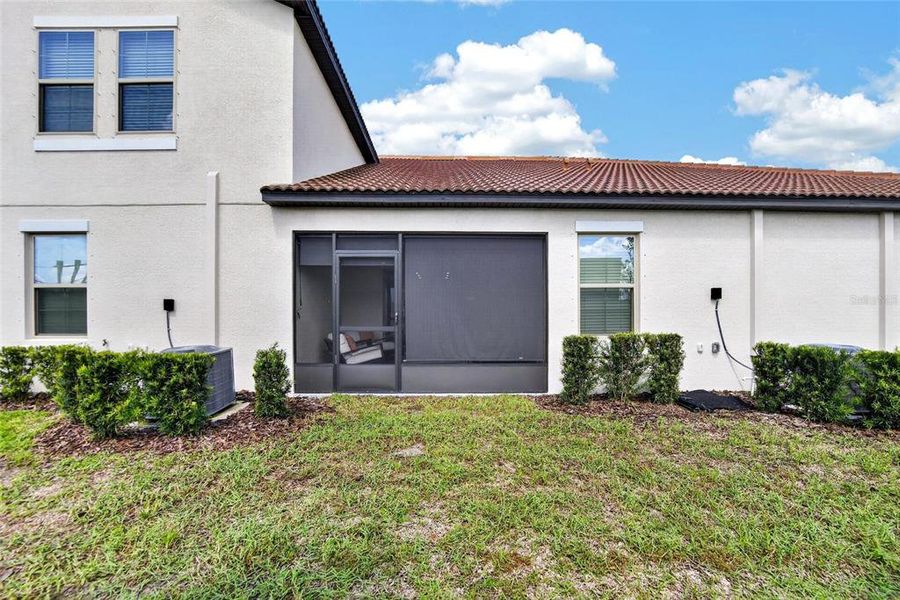 Exterior details and patio area of a home in Southshore Bay Active Adult, Wimauma (Image 37).