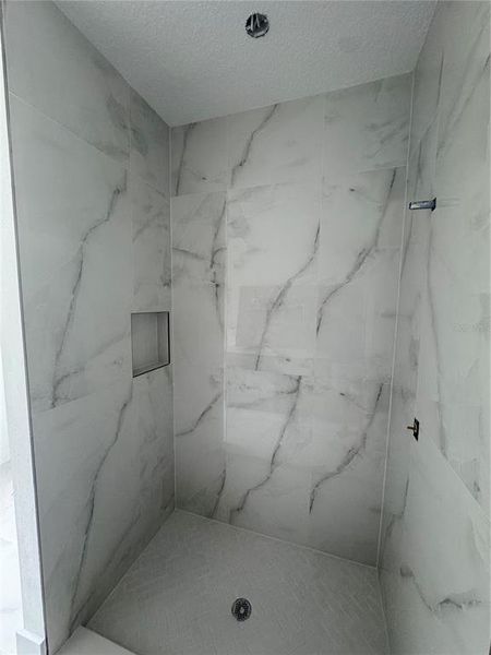 Spacious, unfurnished interior of a new home in , Winter Garden (Image 12).