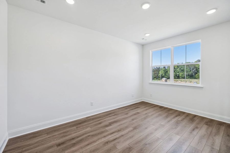 Spacious, unfurnished interior of a new home in Willow Landing, Mount Juliet (Image 18).