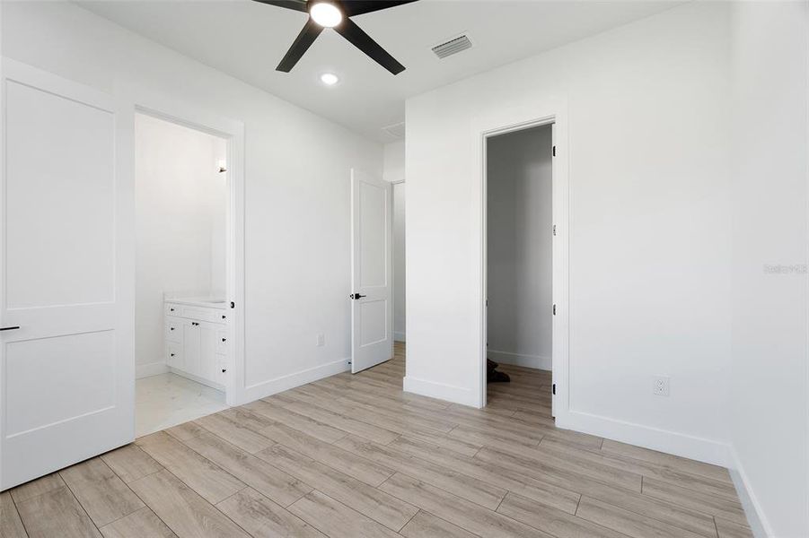 Spacious, unfurnished interior of a new home in , Rotonda West (Image 42).