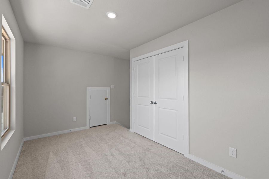 Spacious, unfurnished interior of a new home in Westridge Cove, Panorama Village (Image 22).