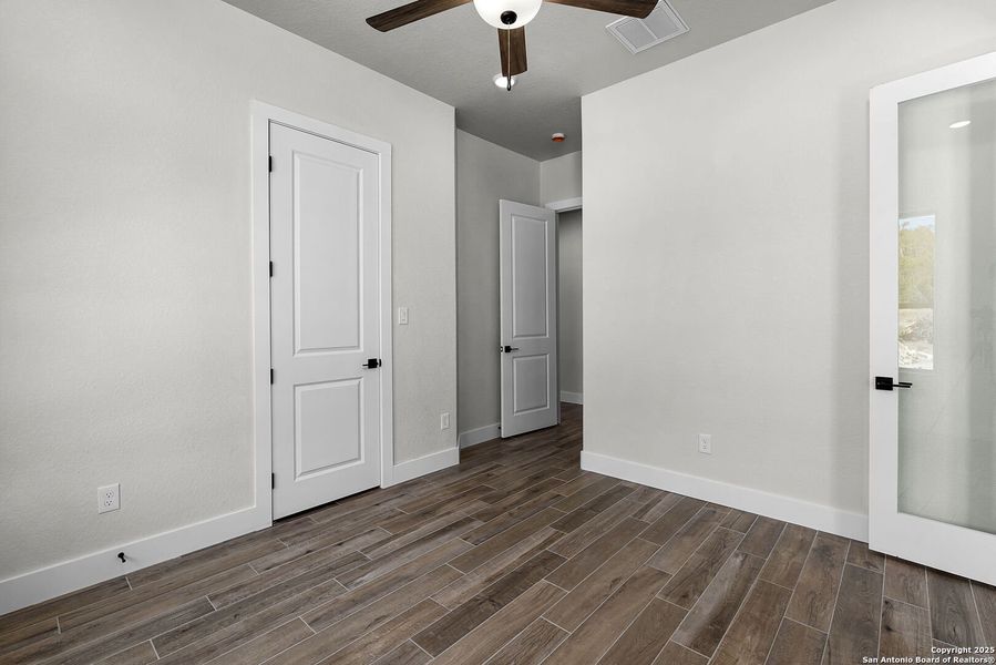 Spacious, unfurnished interior of a new home in , Spring Branch (Image 17).
