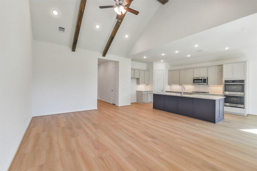 Spacious, unfurnished interior of a new home in Stone Creek Ranch, Hockley (Image 16).
