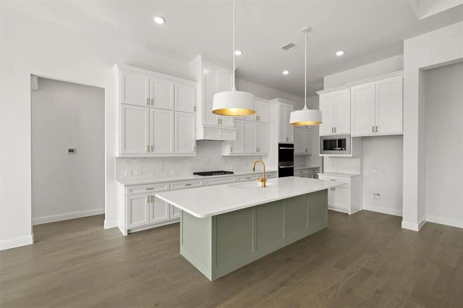 Furnished interior view inside a new home in Rockwood 90', Mansfield (Image 15).
