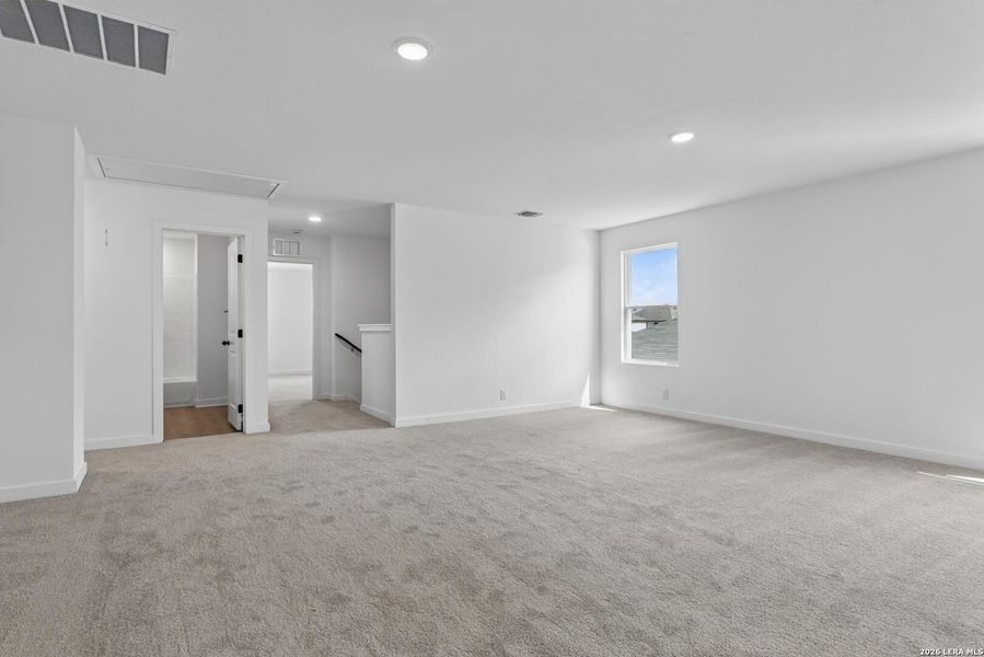 Spacious, unfurnished interior of a new home in Saddlebrook Ranch, Schertz (Image 29).