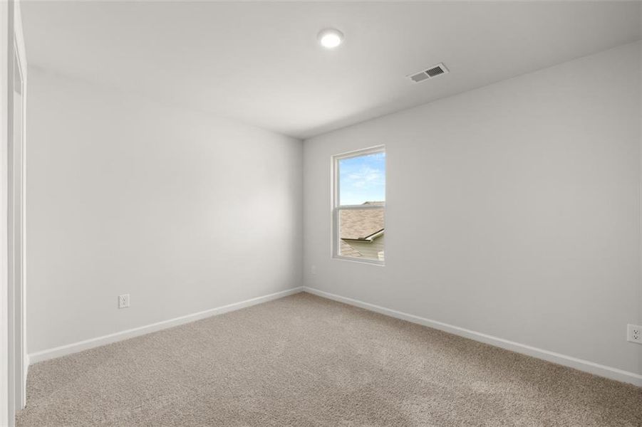 Spacious, unfurnished interior of a new home in Fairway 17 at Mirror Lake, Villa Rica (Image 23).