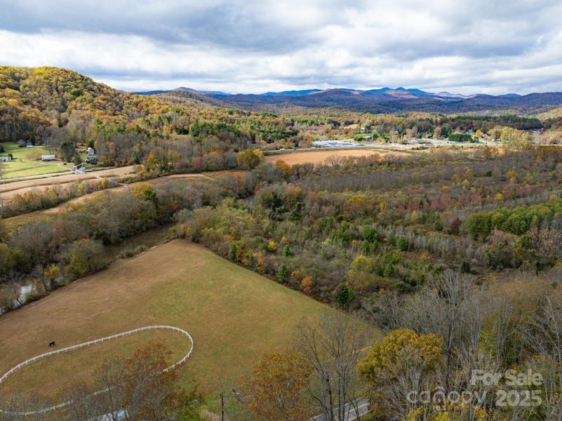 Natural landscape and outdoor views near in Etowah (Image 17). Natural landscape and outdoor views near in Etowah (Image 17).