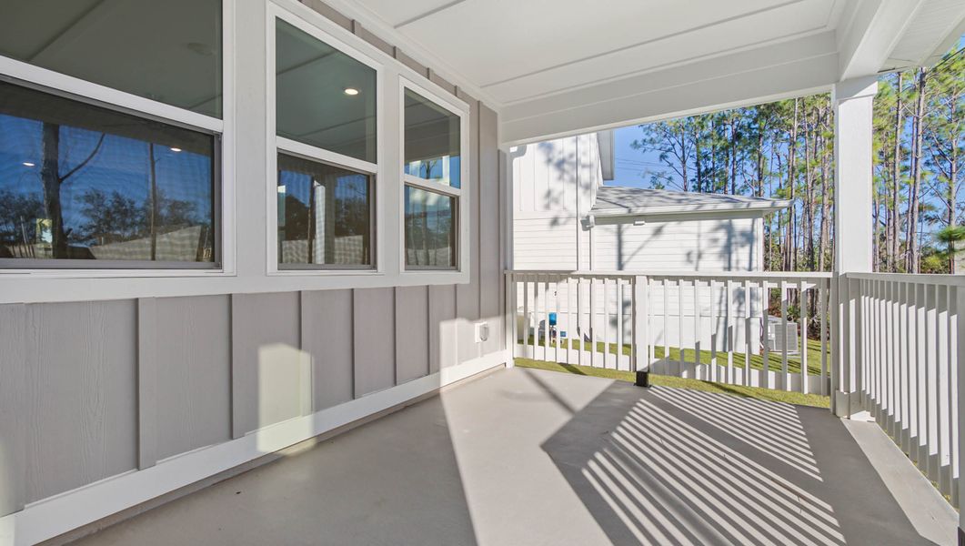 Representative exterior details of a home built from the Findley by D.R. Horton in Parkside, Santa Rosa Beach (Image 3).