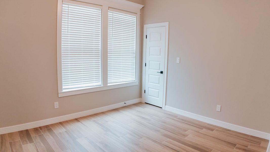 Spacious, unfurnished interior of a new home in , Lumberton (Image 22).