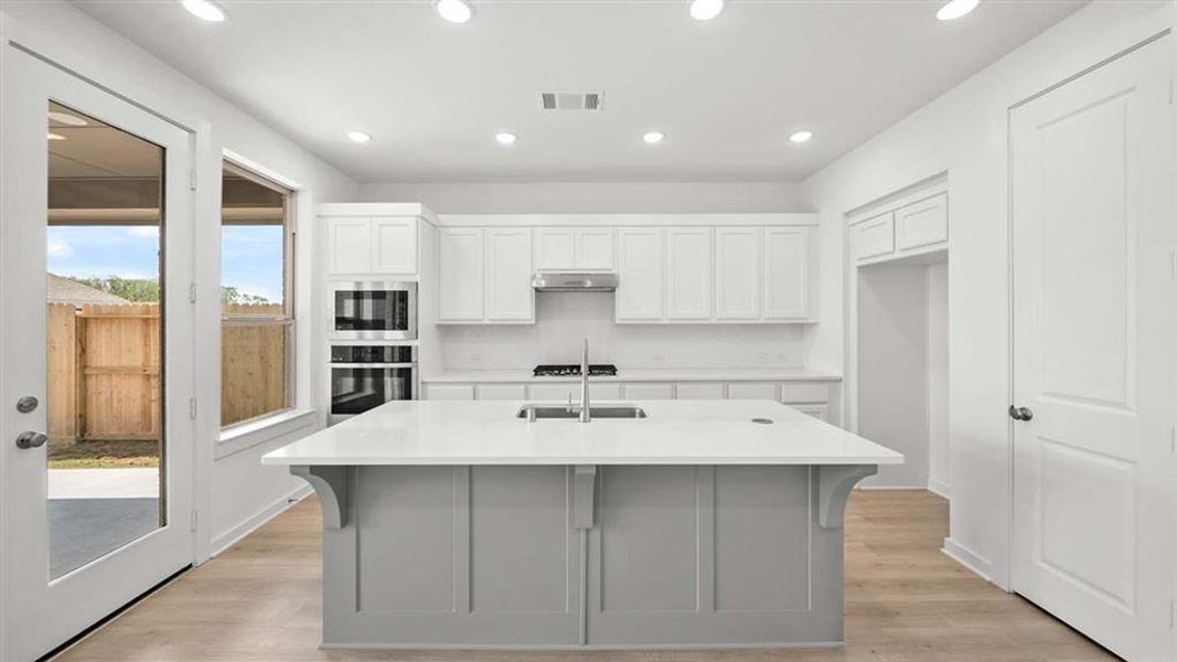 Kitchen island room for 3-4 stools