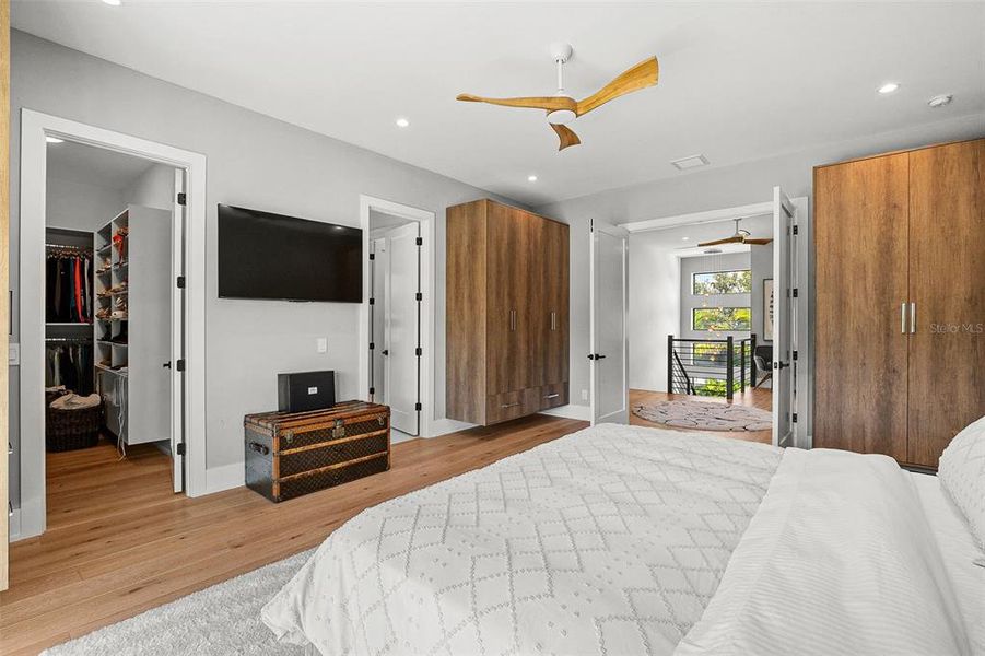 Furnished interior view inside a new home in , Sarasota (Image 24).