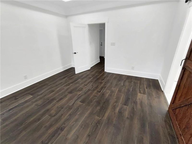 Spacious, unfurnished interior of a new home in , Gainesville (Image 17).