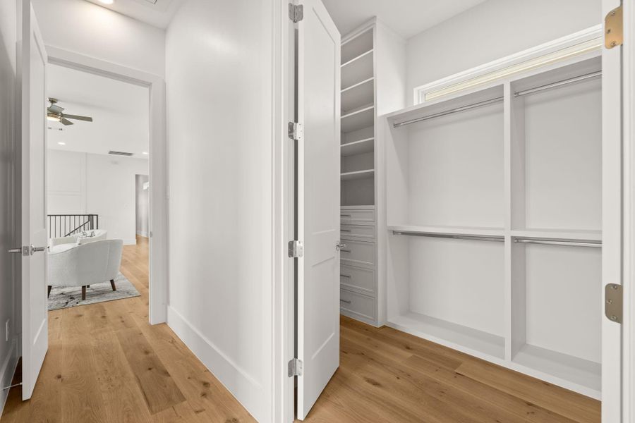 Spacious, unfurnished interior of a new home in , Houston (Image 27).